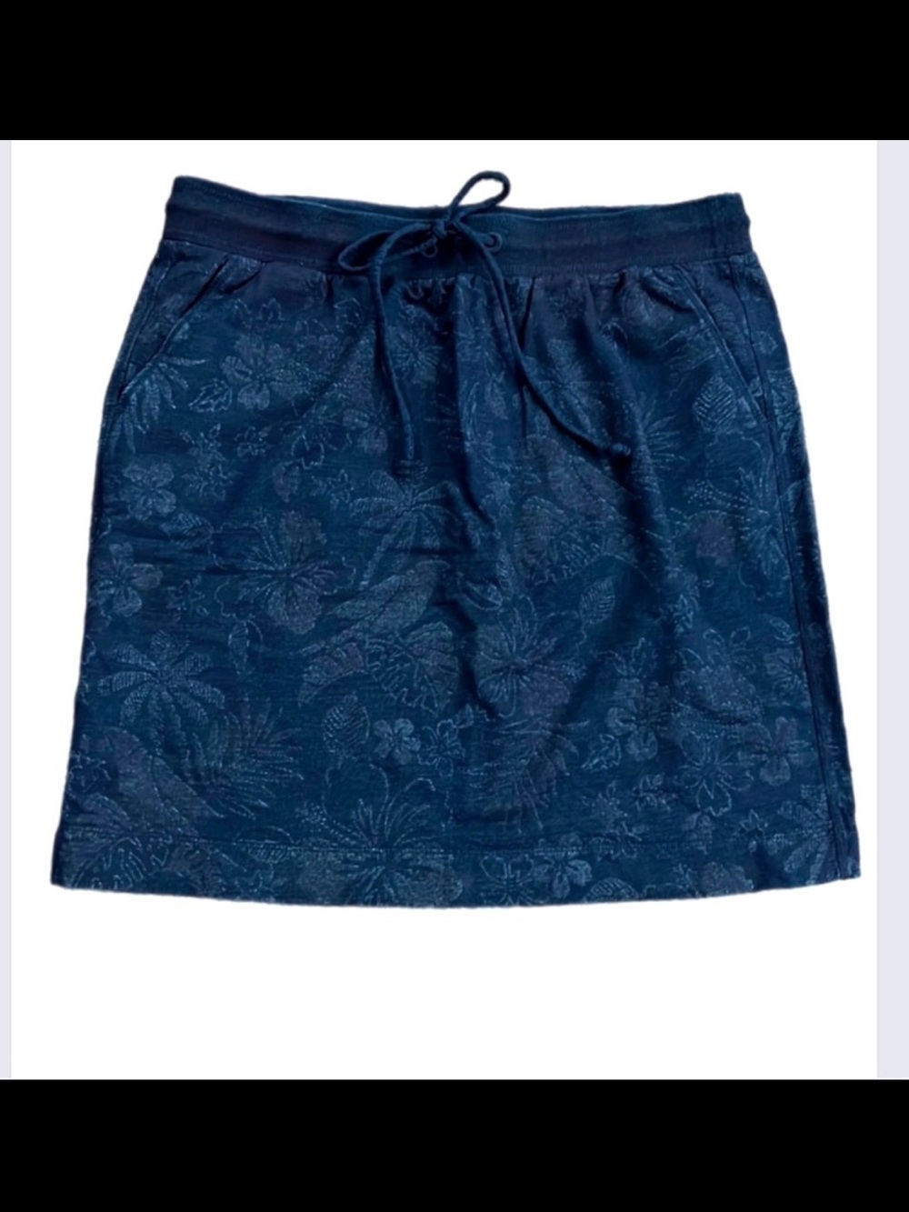 Tommy Bahama Indi Floral skirt indigo blue. Sz. med. EUC.